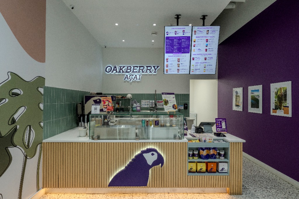 OAKBERRY AÇAÍ — SURREY, BC - Custom Millwork & Menu Bar completed by Kiaan Construction